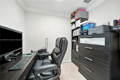 5005 E 6th Avenue Hialeah FL 33013