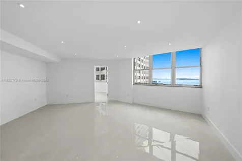 999 Brickell Bay Drive Miami FL 33131