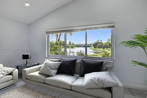 372 Cameron Drive Weston FL 33326