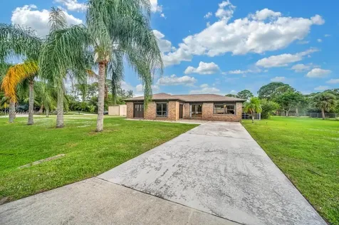 1803 E Easy Street Fort Pierce FL 34982