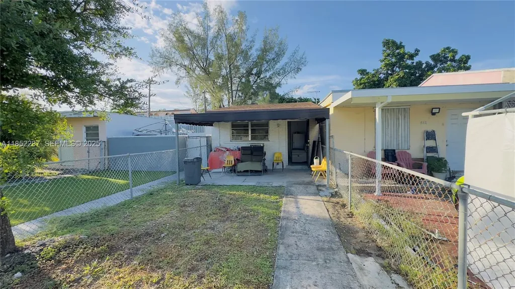 509 E 21st Street Hialeah FL 33013