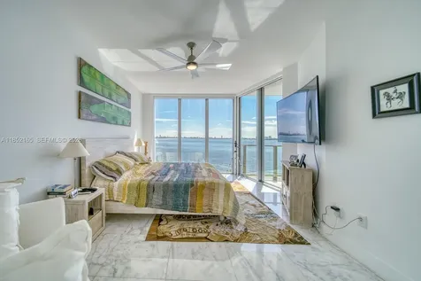 2900 NE 7th Avenue Miami FL 33137