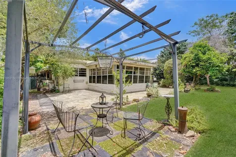 70 NE 152nd Street Miami FL 33162