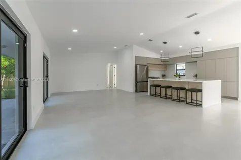 17902 SW 87th Place Palmetto Bay FL 33157