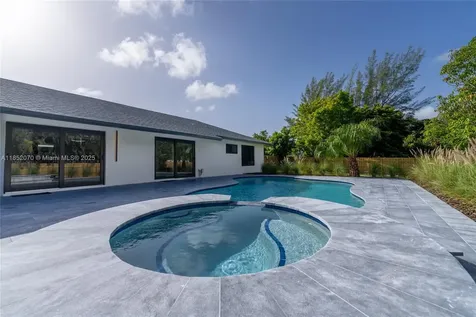 17902 SW 87th Place Palmetto Bay FL 33157