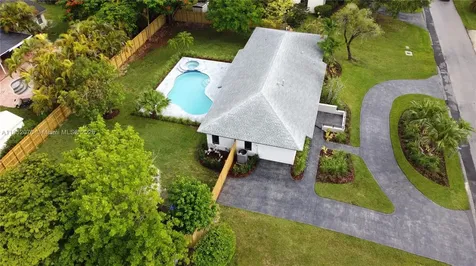 17902 SW 87th Place Palmetto Bay FL 33157