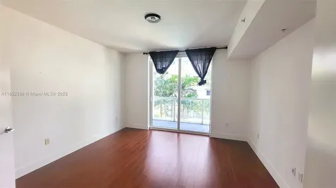 Miami FL 33132