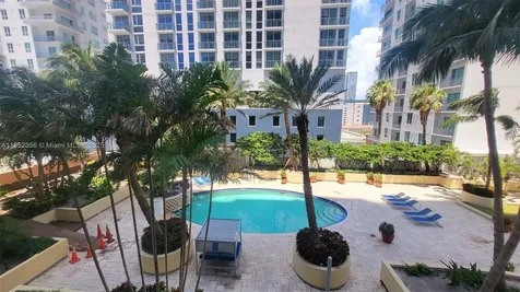 Miami FL 33132