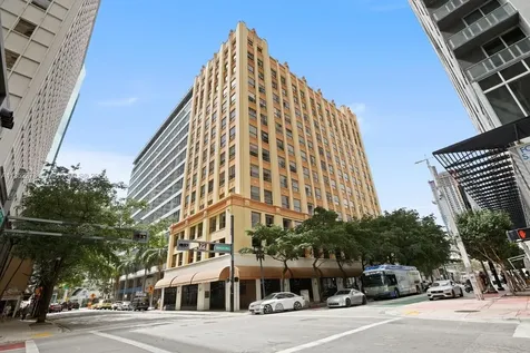 168 SE 1st Street Miami FL 33131