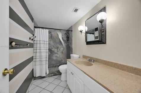 6039 Collins Avenue Miami Beach FL 33140