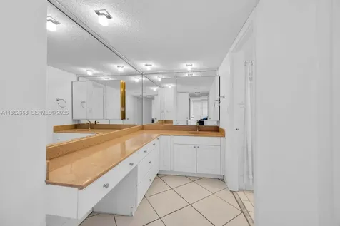 6039 Collins Avenue Miami Beach FL 33140