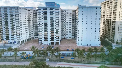 6039 Collins Avenue Miami Beach FL 33140