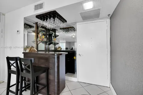 6039 Collins Avenue Miami Beach FL 33140