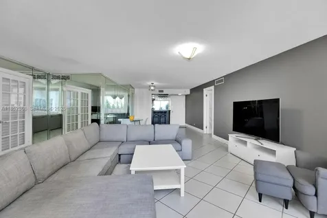6039 Collins Avenue Miami Beach FL 33140