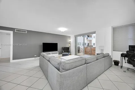 6039 Collins Avenue Miami Beach FL 33140