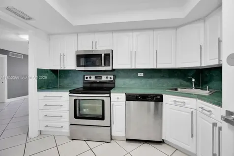 6039 Collins Avenue Miami Beach FL 33140