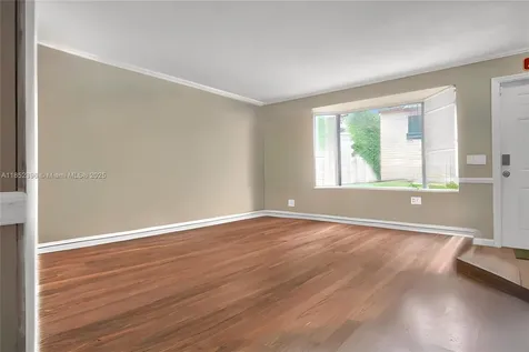 10194 SW 77th Court Miami FL 33156