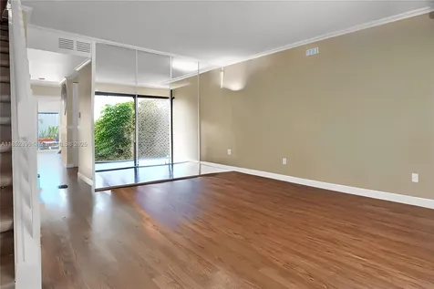 10194 SW 77th Court Miami FL 33156