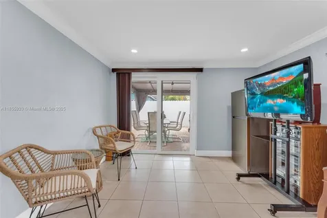 330 N 65th Terrace Hollywood FL 33024
