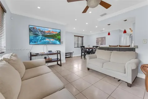330 N 65th Terrace Hollywood FL 33024