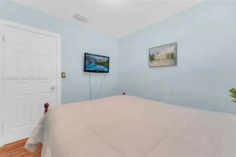 330 N 65th Terrace Hollywood FL 33024