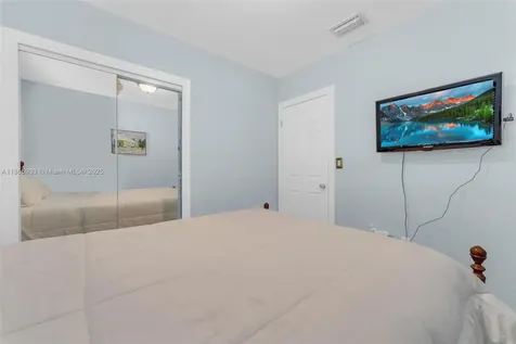 330 N 65th Terrace Hollywood FL 33024