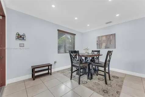 330 N 65th Terrace Hollywood FL 33024