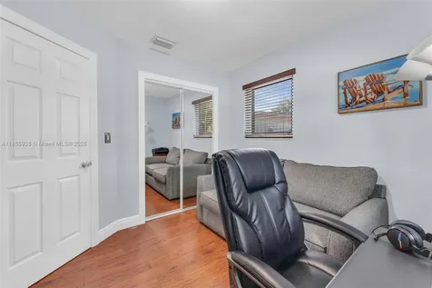 330 N 65th Terrace Hollywood FL 33024