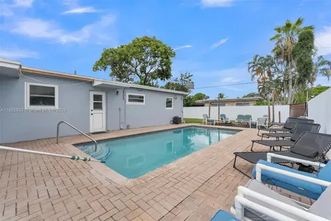 330 N 65th Terrace Hollywood FL 33024