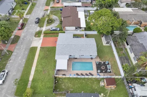 330 N 65th Terrace Hollywood FL 33024