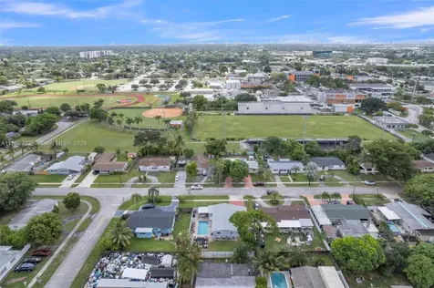 330 N 65th Terrace Hollywood FL 33024