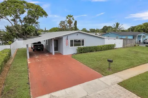 330 N 65th Terrace Hollywood FL 33024