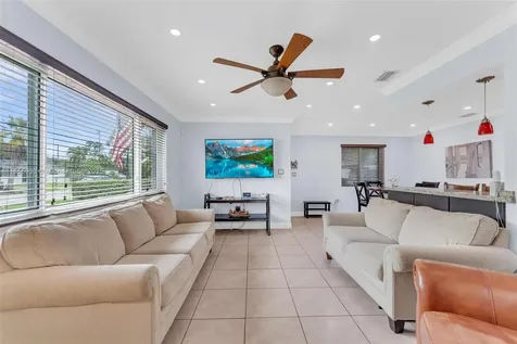 330 N 65th Terrace Hollywood FL 33024