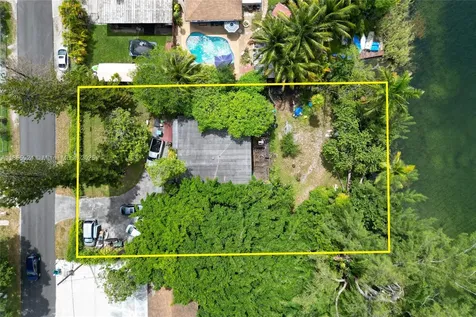 1915 NW 115th Street Miami FL 33167