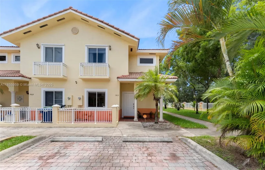 7423 NW 182nd Street Hialeah FL 33015
