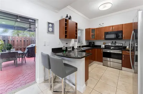 7423 NW 182nd Street Hialeah FL 33015
