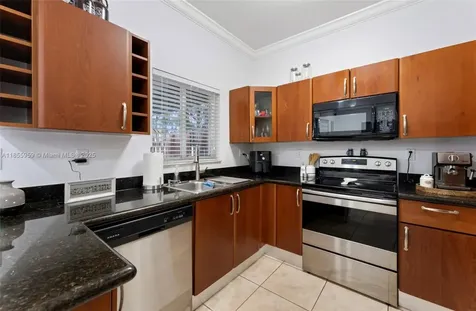 7423 NW 182nd Street Hialeah FL 33015