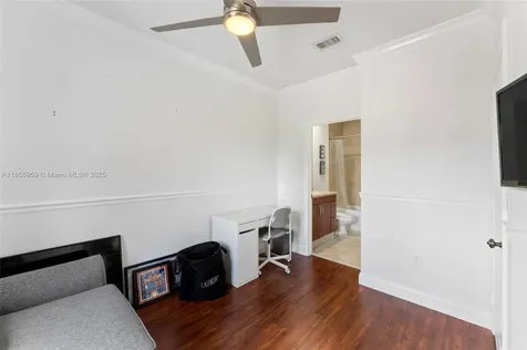7423 NW 182nd Street Hialeah FL 33015