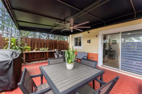 7423 NW 182nd Street Hialeah FL 33015