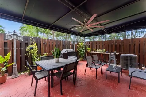 7423 NW 182nd Street Hialeah FL 33015