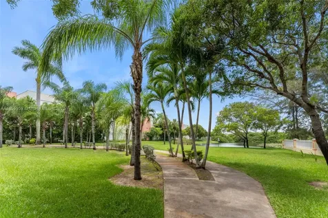 7423 NW 182nd Street Hialeah FL 33015