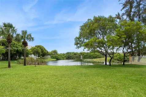 7423 NW 182nd Street Hialeah FL 33015