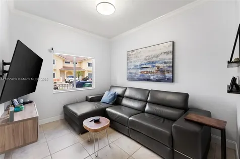7423 NW 182nd Street Hialeah FL 33015