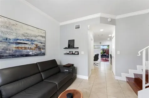 7423 NW 182nd Street Hialeah FL 33015