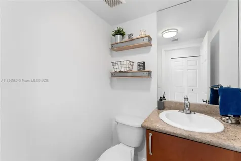 7423 NW 182nd Street Hialeah FL 33015
