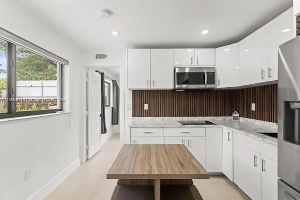3125 NW 21st Court Miami FL 33142