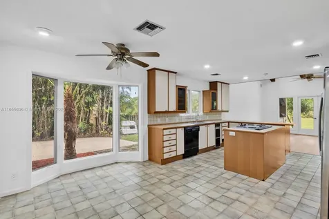2171 SW 117th Terrace Davie FL 33325