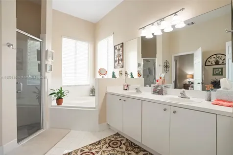 9506 SW 220th Lane Cutler Bay FL 33190