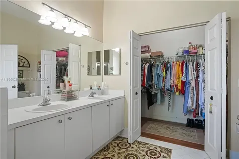9506 SW 220th Lane Cutler Bay FL 33190