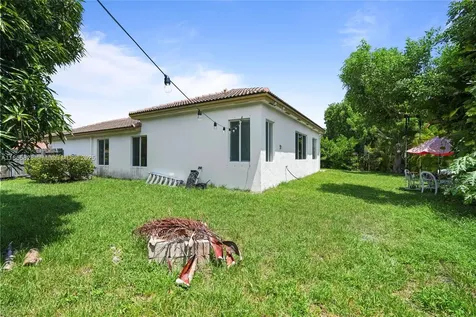 9506 SW 220th Lane Cutler Bay FL 33190